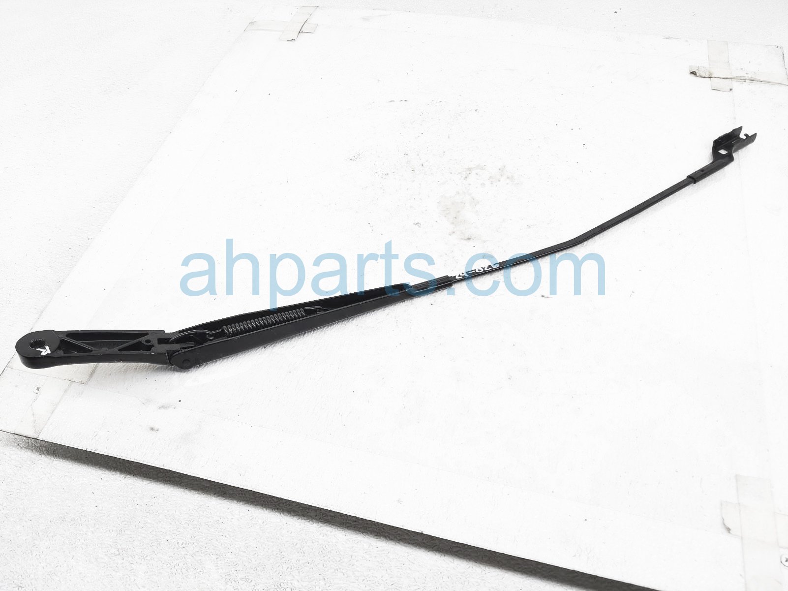 $25 Volkswagen RH SIDE WINDSHIELD WIPER ARM