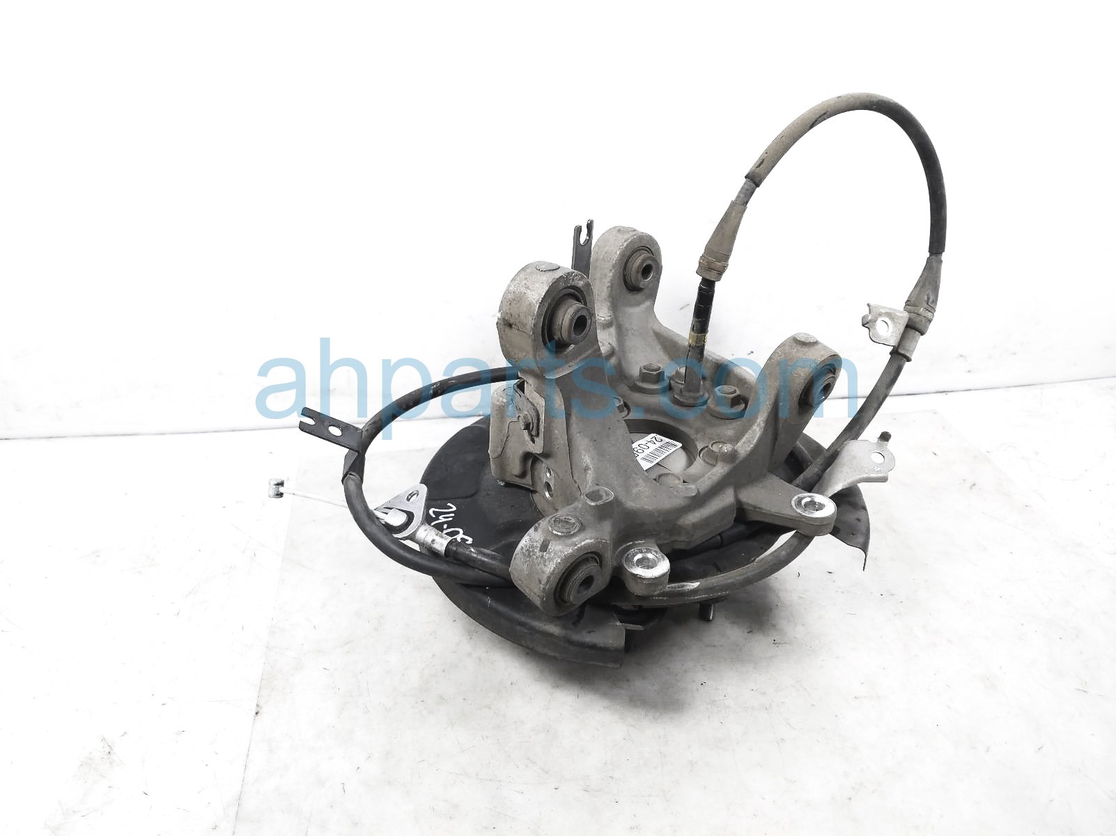 $75 Nissan RR/RH SPINDLE KNUCKLE HUB $75 Nissan RR/RH SPINDLE KNUCKLE HUB