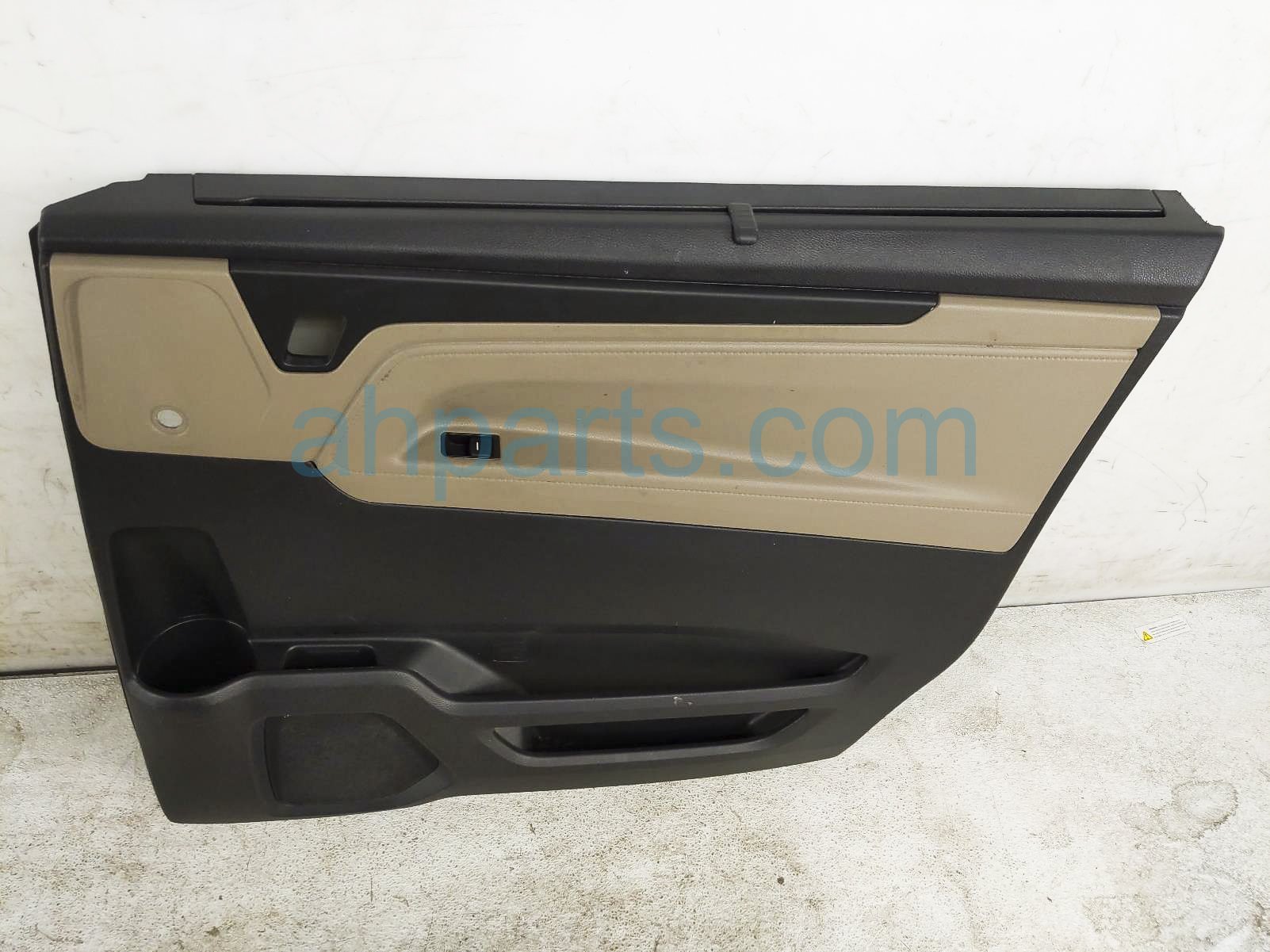 $90 Honda RR/RH INTERIOR DOOR PANEL - TAN EXL $90 Honda RR/RH INTERIOR DOOR PANEL - TAN EXL