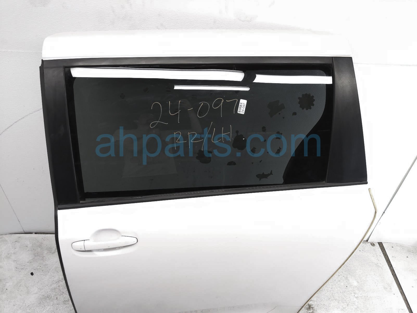 $700 Toyota RR/LH DOOR - WHITE - NO INSIDE TRIM $700 Toyota RR/LH DOOR - WHITE - NO INSIDE TRIM