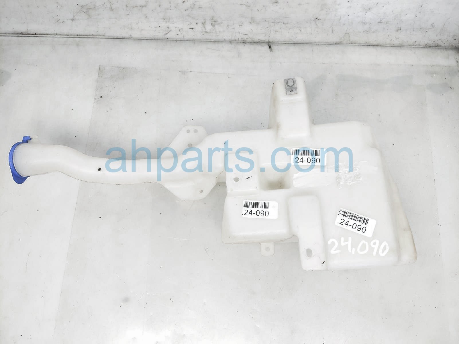 $125 Ford WINDSHIELD WIIPER RESERVOIR TANK $125 Ford WINDSHIELD WIIPER RESERVOIR TANK