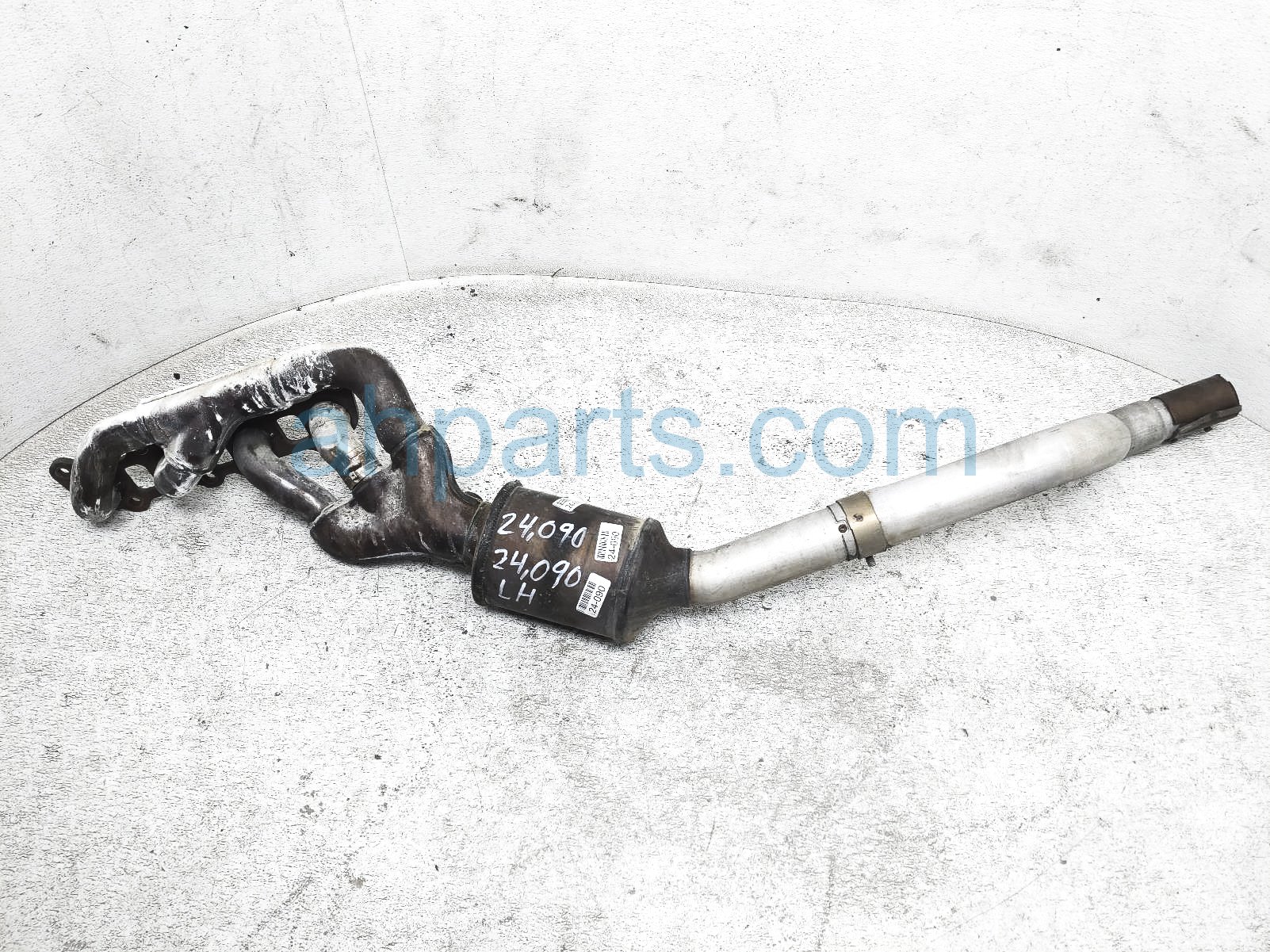 $899 Ford LH CATALYTIC CONVERTER W/MANIFOLD $899 Ford LH CATALYTIC CONVERTER W/MANIFOLD