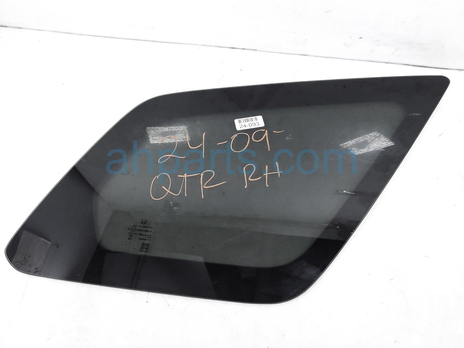 $200 Honda RH QUARTER GLASS - TINTED $200 Honda RH QUARTER GLASS - TINTED