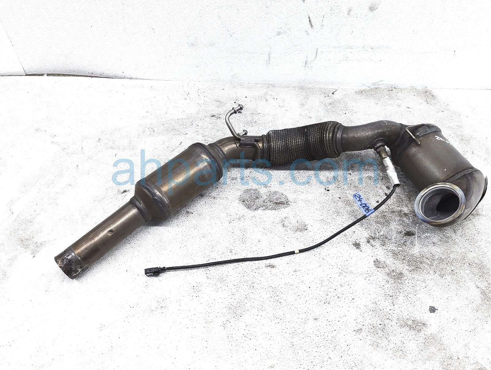 $849 Volkswagen EXHAUST CONVERTER & PIPE ASSY