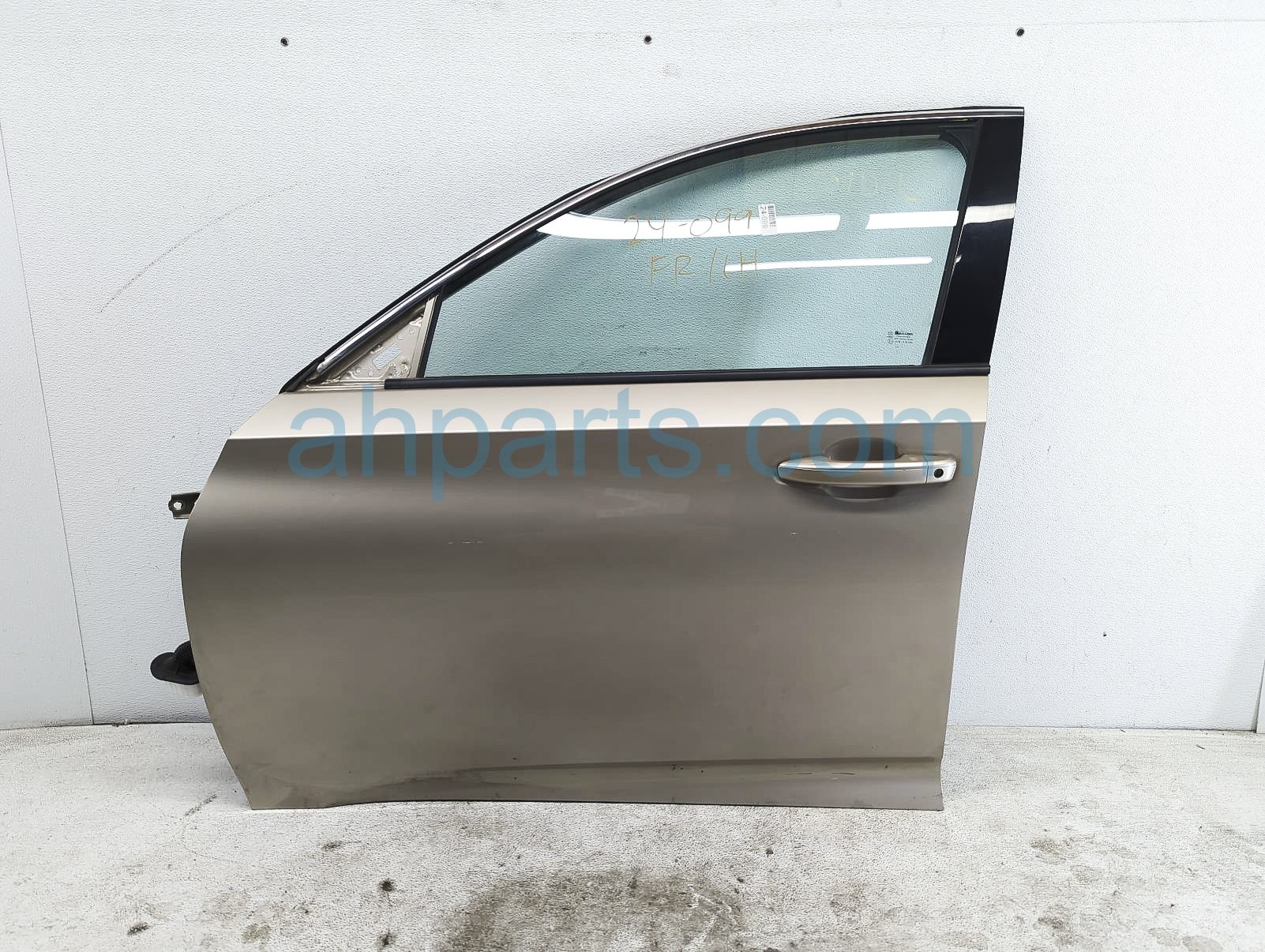 $750 Honda FR/LH DOOR - GOLD - NO MIRROR/TRIM $750 Honda FR/LH DOOR - GOLD - NO MIRROR/TRIM