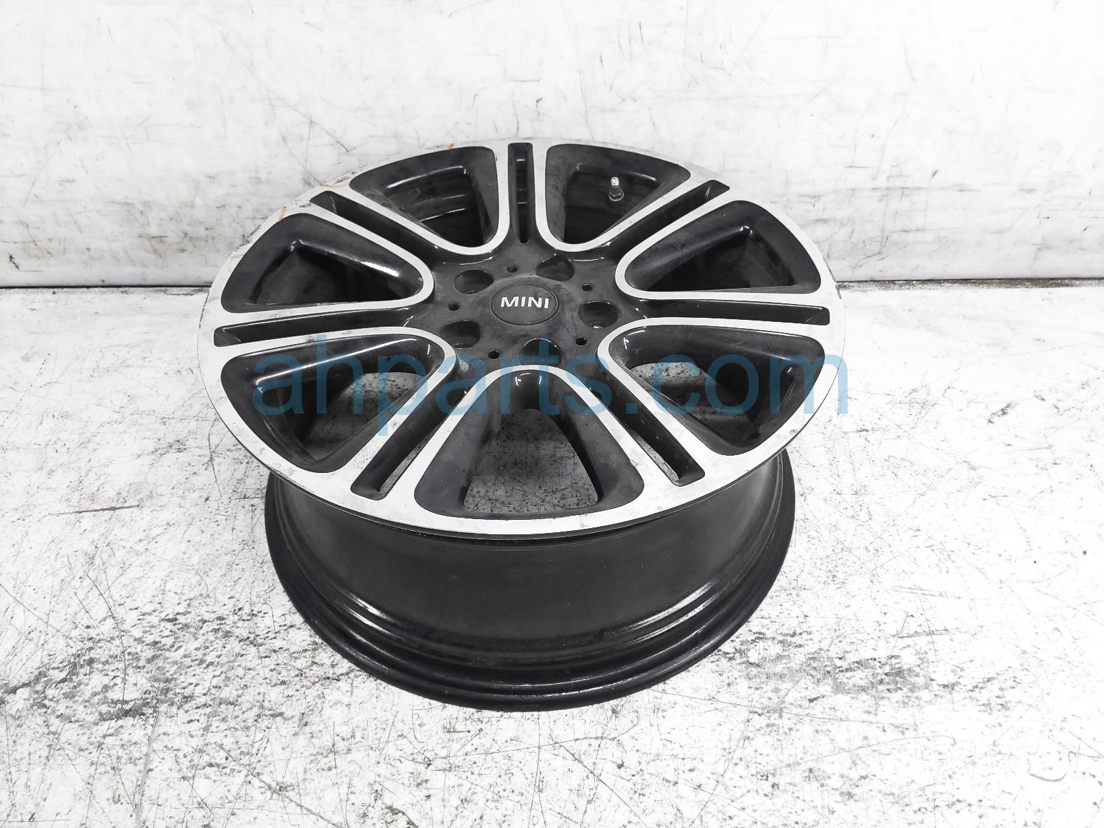 $150 BMW RR/LH WHEEL / RIM