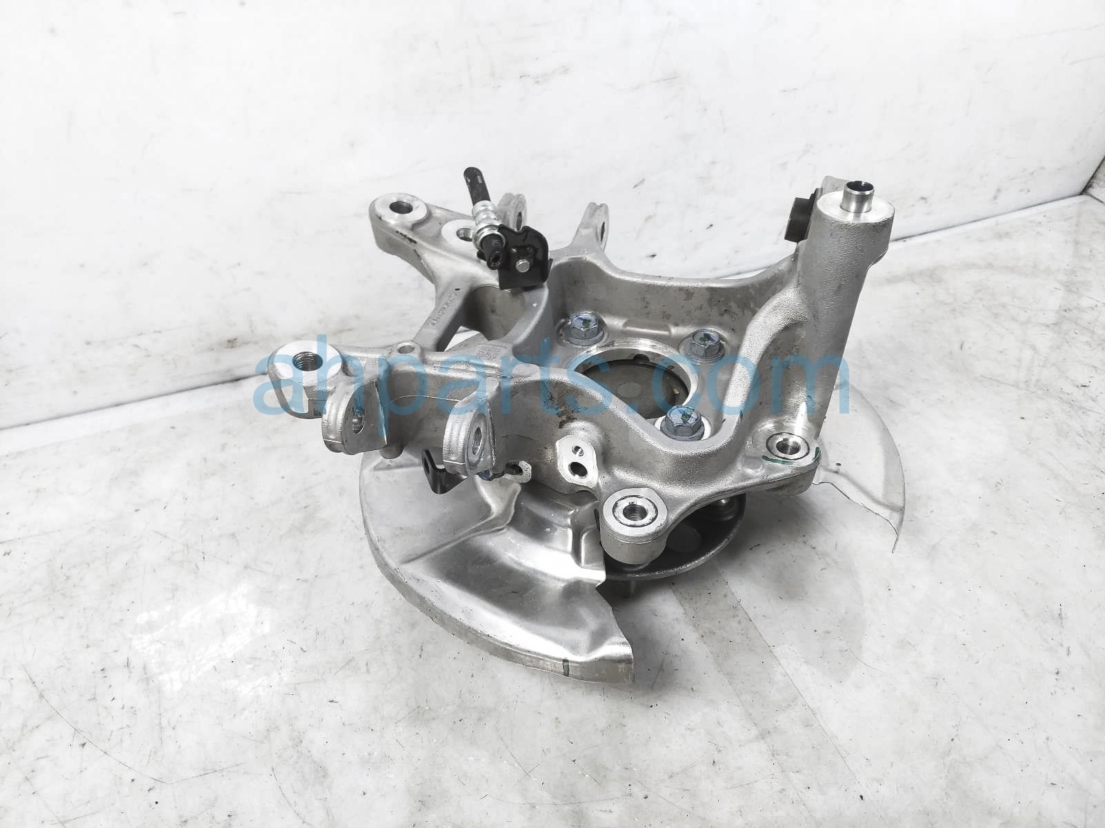 $135 Honda RR/LH SPINDLE KNUCKLE HUB - FWD $135 Honda RR/LH SPINDLE KNUCKLE HUB - FWD