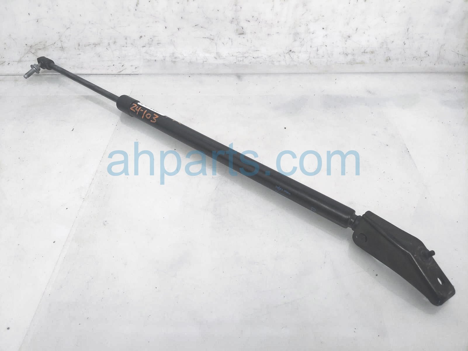 $35 Nissan RH DECKLID STRUT / LIFT CYLINDER $35 Nissan RH DECKLID STRUT / LIFT CYLINDER