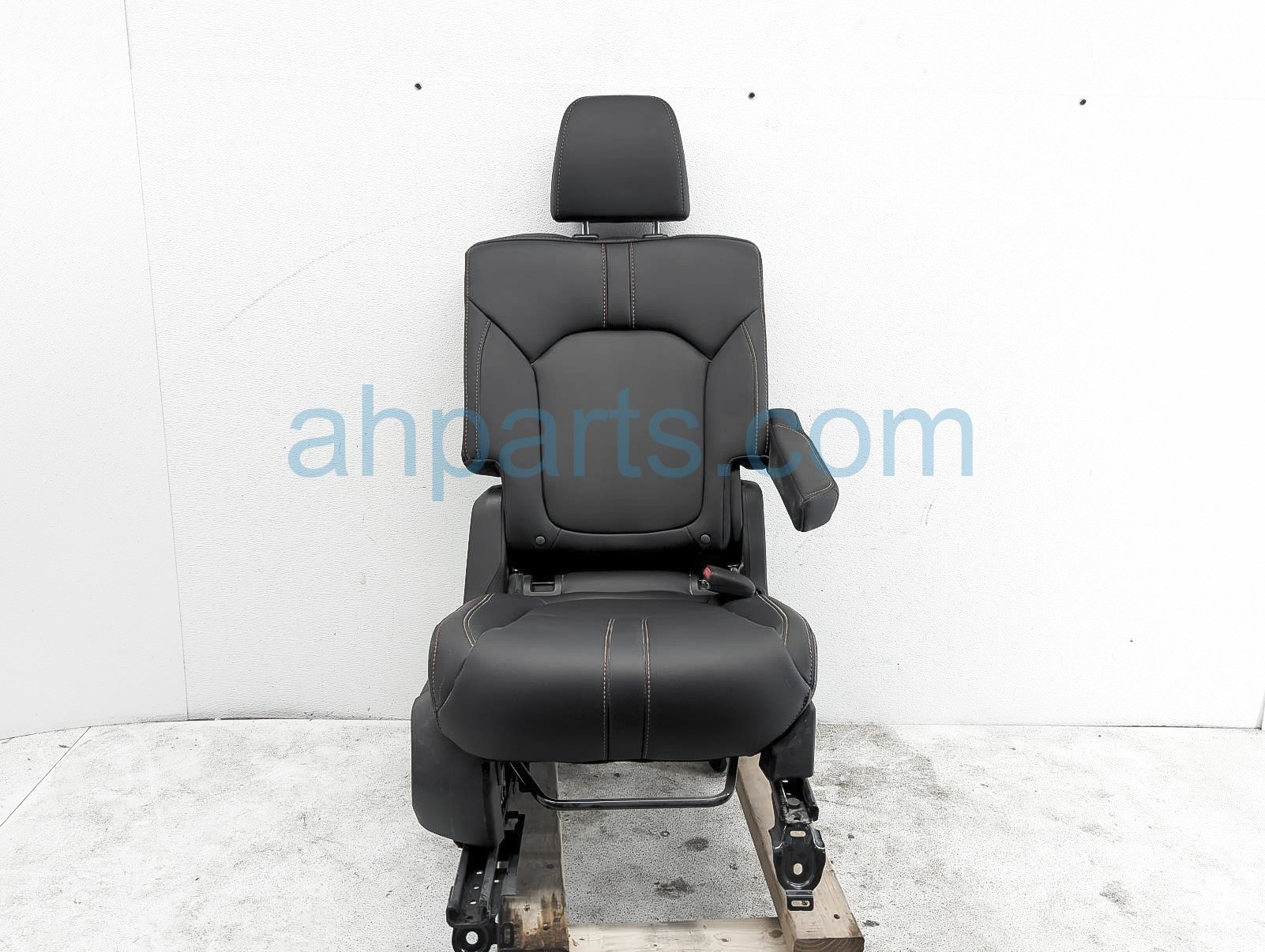 $275 Honda 2ND ROW RH SEAT - BLACK TRAILSPORT $275 Honda 2ND ROW RH SEAT - BLACK TRAILSPORT