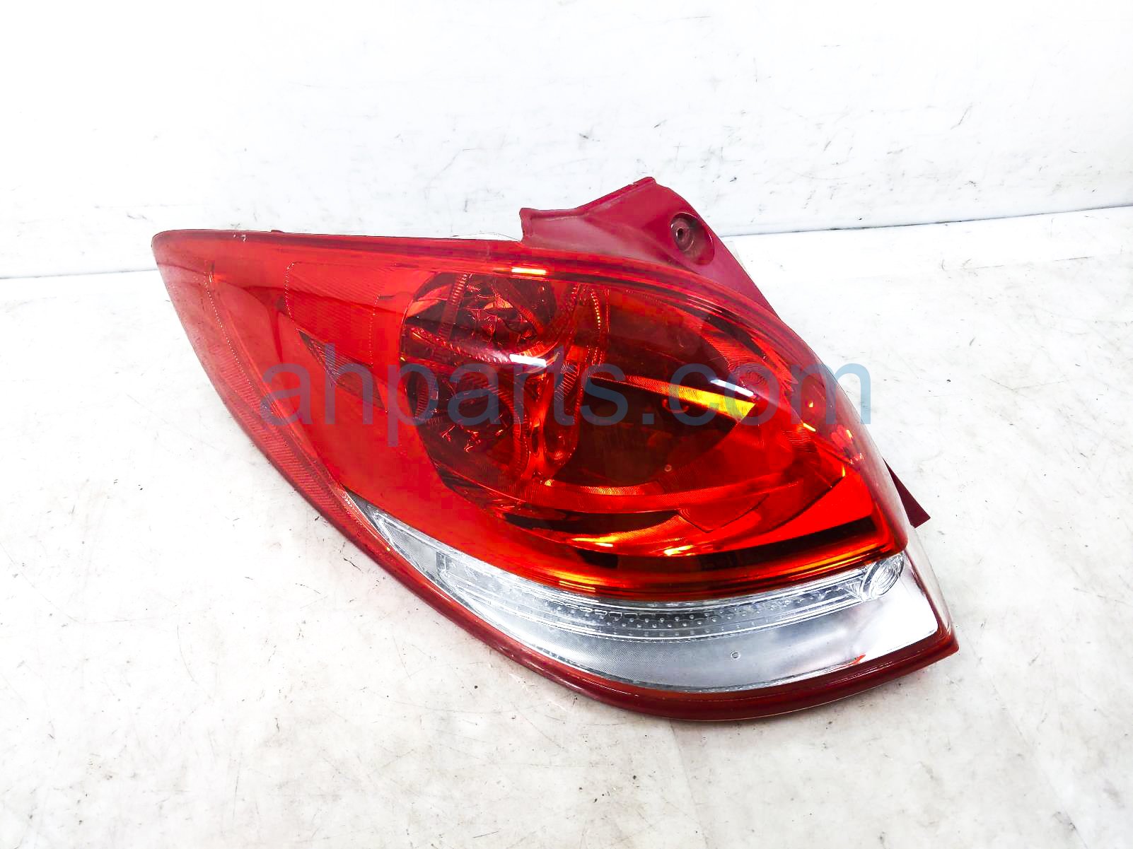 $75 Hyundai LH TAIL LAMP (ON BODY) $75 Hyundai LH TAIL LAMP (ON BODY)