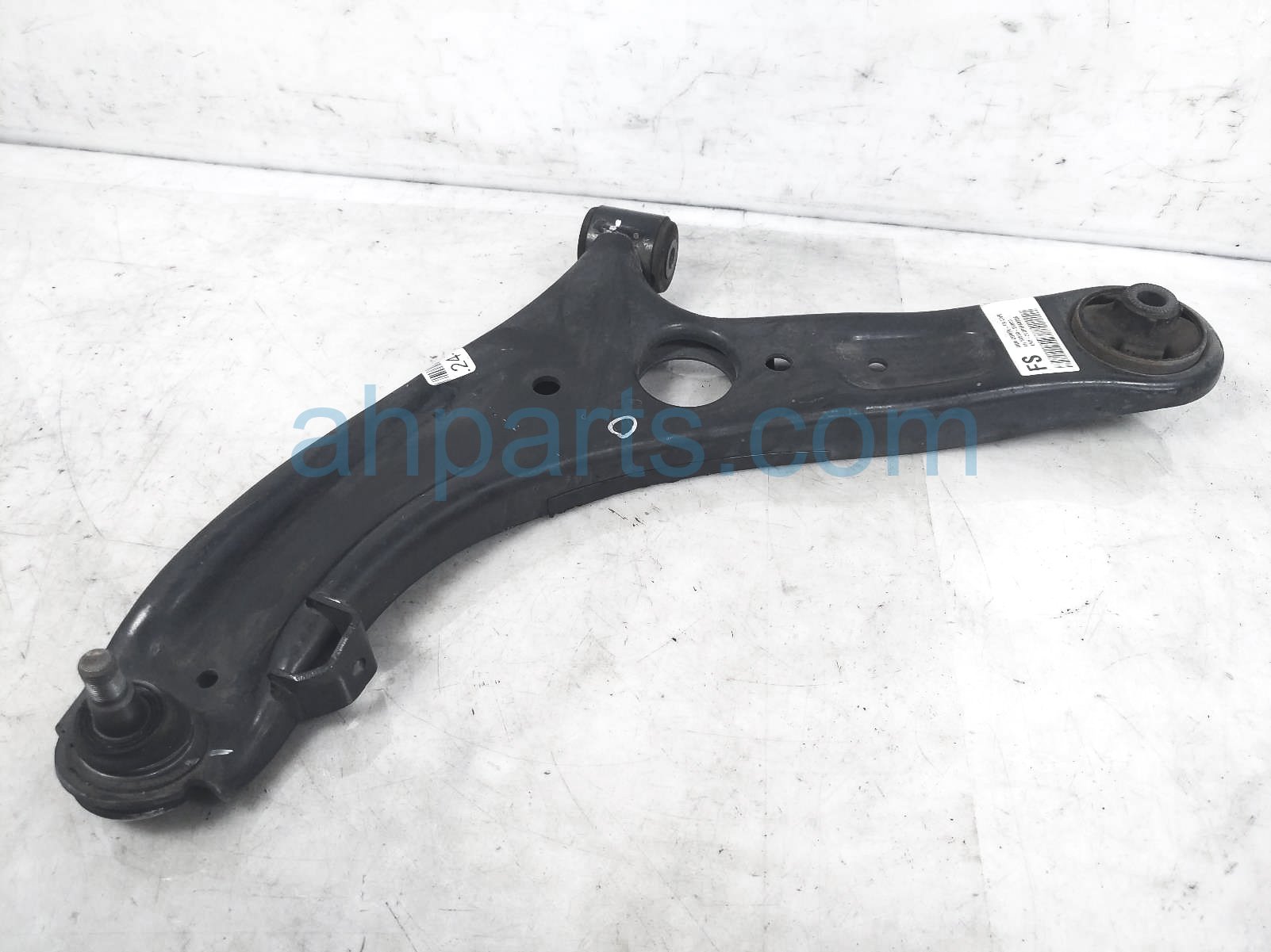 $60 Hyundai FR/LH LOWER CONTROL ARM * $60 Hyundai FR/LH LOWER CONTROL ARM *