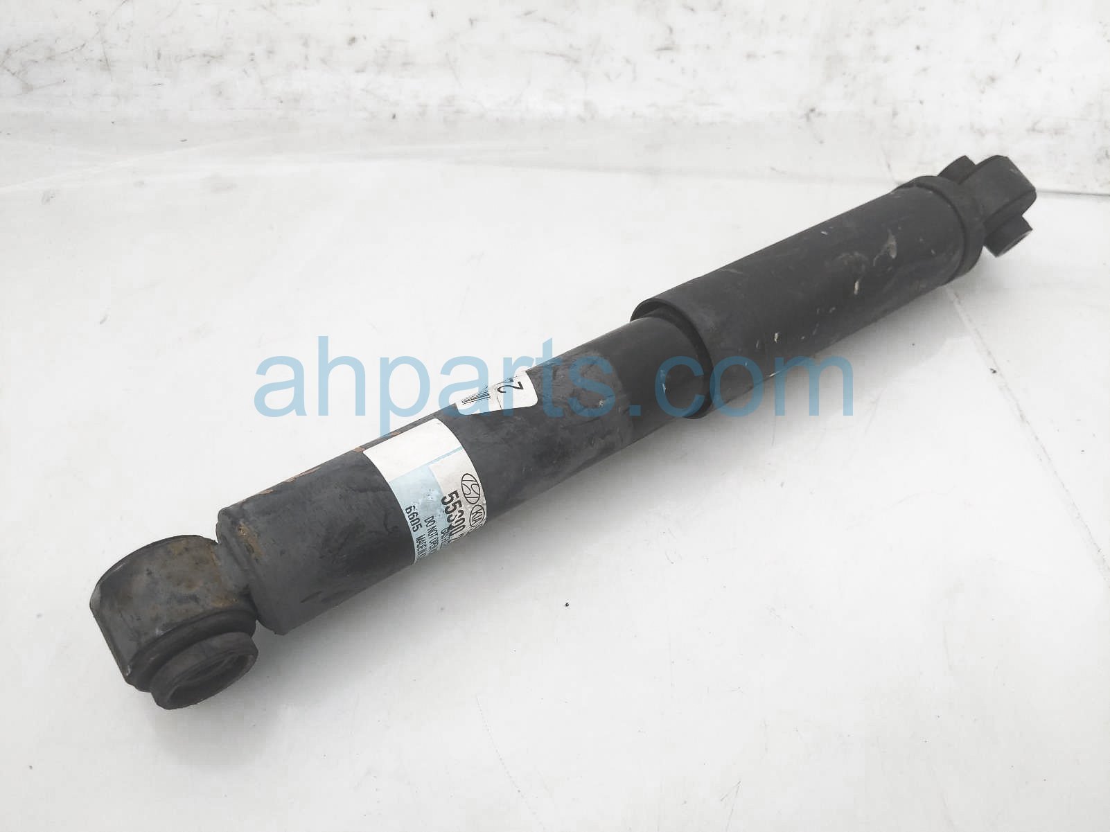 $25 Hyundai RR/RH SHOCK ABSORBER $25 Hyundai RR/RH SHOCK ABSORBER