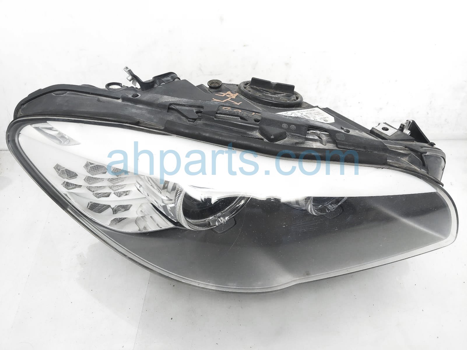 $699 BMW RH HEADLAMP / LIGHT ASSY  *