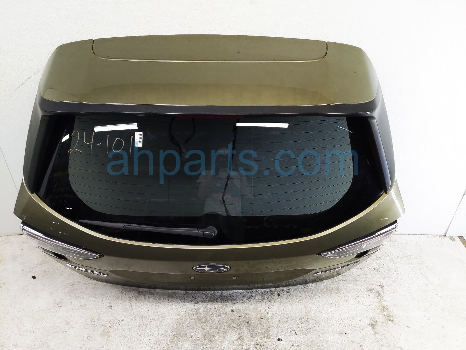 $1250 Subaru LIFT GATE / TAIL GATE ASSY - GREEN $1250 Subaru LIFT GATE / TAIL GATE ASSY - GREEN