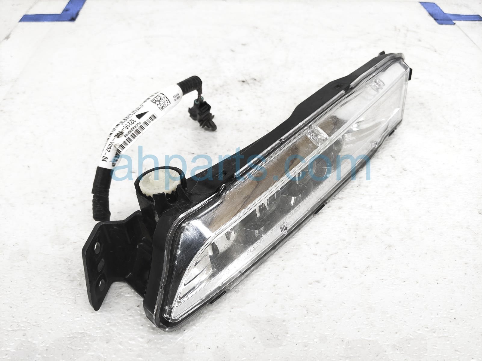 $99 Honda LH FOG LAMP / LIGHT - LIGHT PITTING $99 Honda LH FOG LAMP / LIGHT - LIGHT PITTING