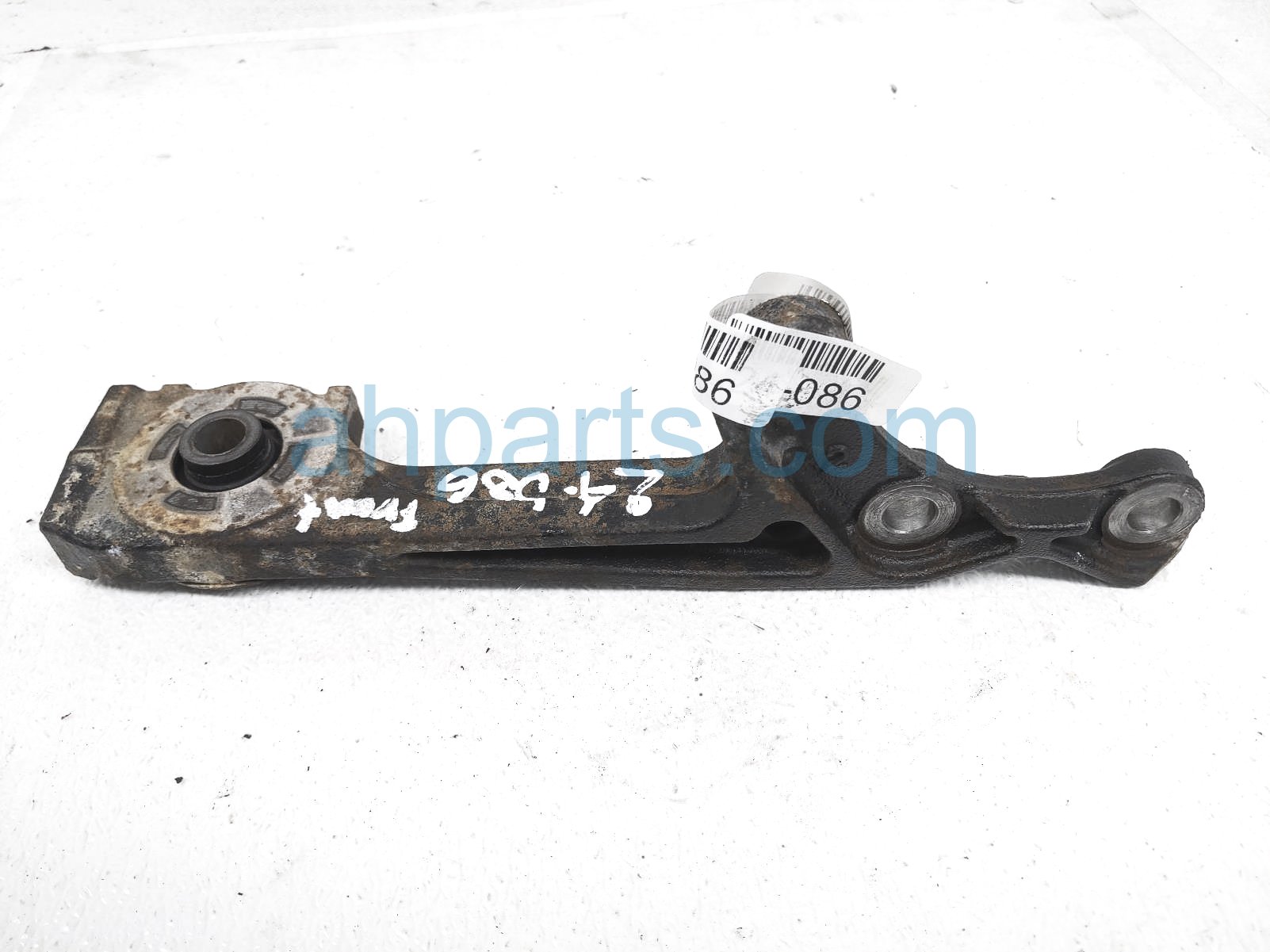 $100 Toyota FR/LH DIFFERENTIAL CARRIER MOUNT