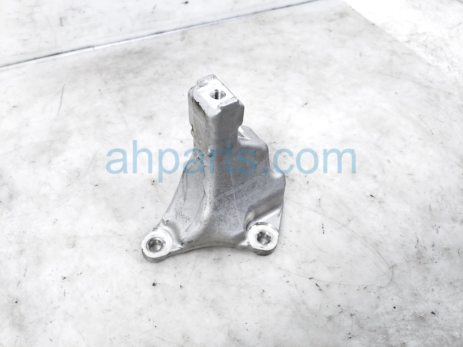 $30 Honda FRONT ENGINE MOUNT BRACKET- 3.5L AWD $30 Honda FRONT ENGINE MOUNT BRACKET- 3.5L AWD