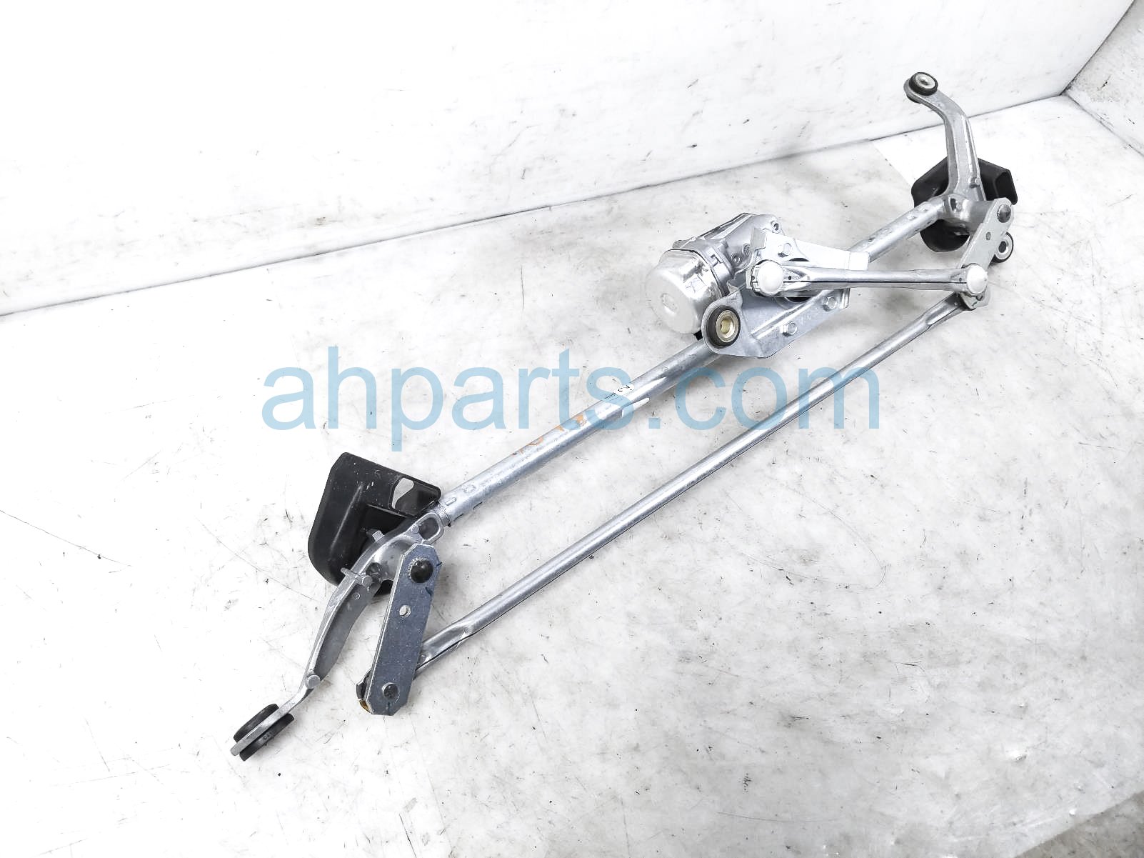 $65 Honda WINDSHIELD WIPER MOTOR W/ARM ASSY $65 Honda WINDSHIELD WIPER MOTOR W/ARM ASSY