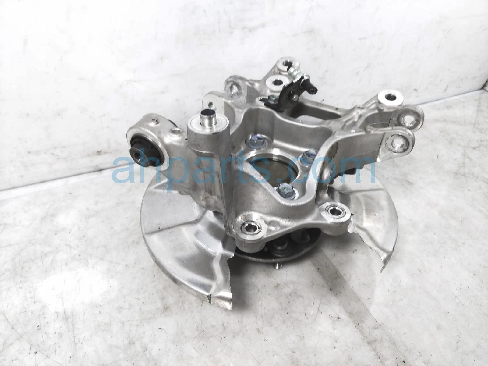 $135 Honda RR/RH SPINDLE KNUCKLE HUB - FWD $135 Honda RR/RH SPINDLE KNUCKLE HUB - FWD