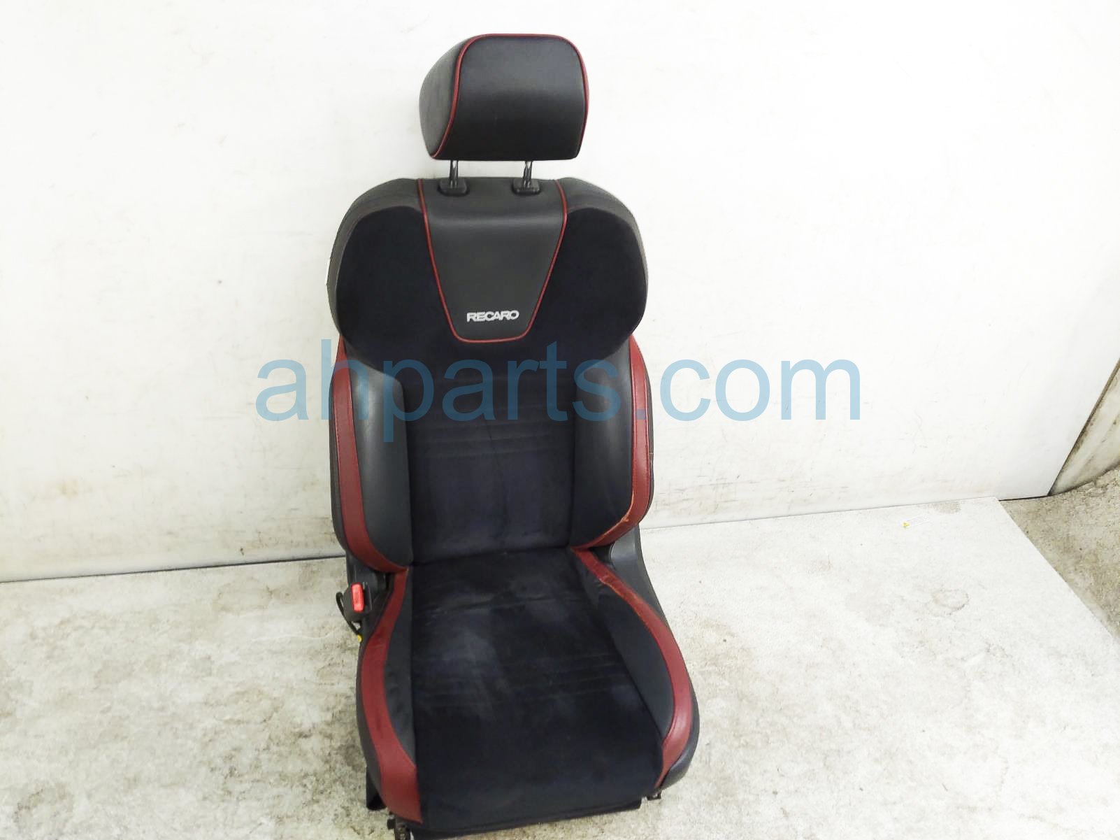 $299 Subaru FR/LH SEAT - STI RECARO - W/ AIRBAG $299 Subaru FR/LH SEAT - STI RECARO - W/ AIRBAG