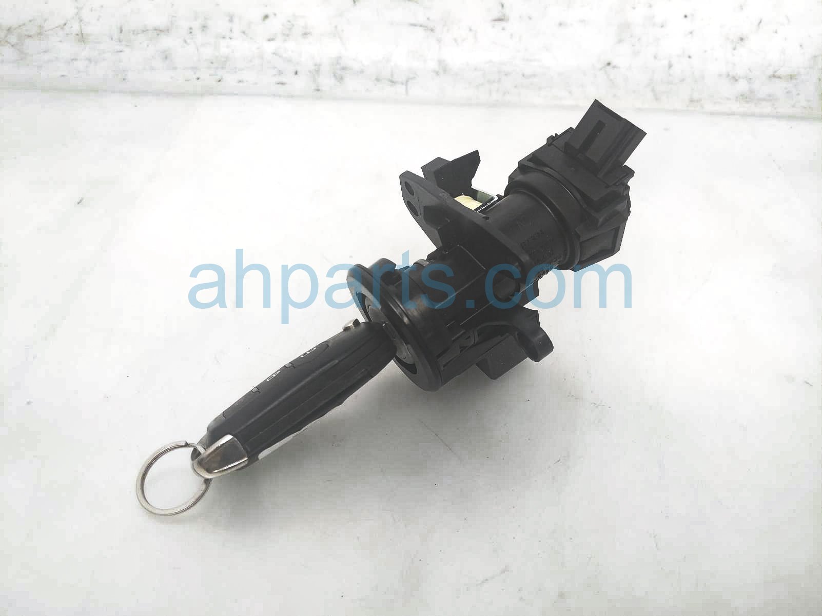 $150 Ford IGNITION KEY CYLINDER W/ REMOTE FOB $150 Ford IGNITION KEY CYLINDER W/ REMOTE FOB