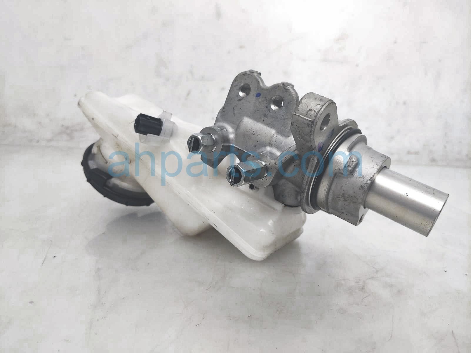 $99 Honda BRAKE MASTER CYLINDER W/RESERVOIR $99 Honda BRAKE MASTER CYLINDER W/RESERVOIR