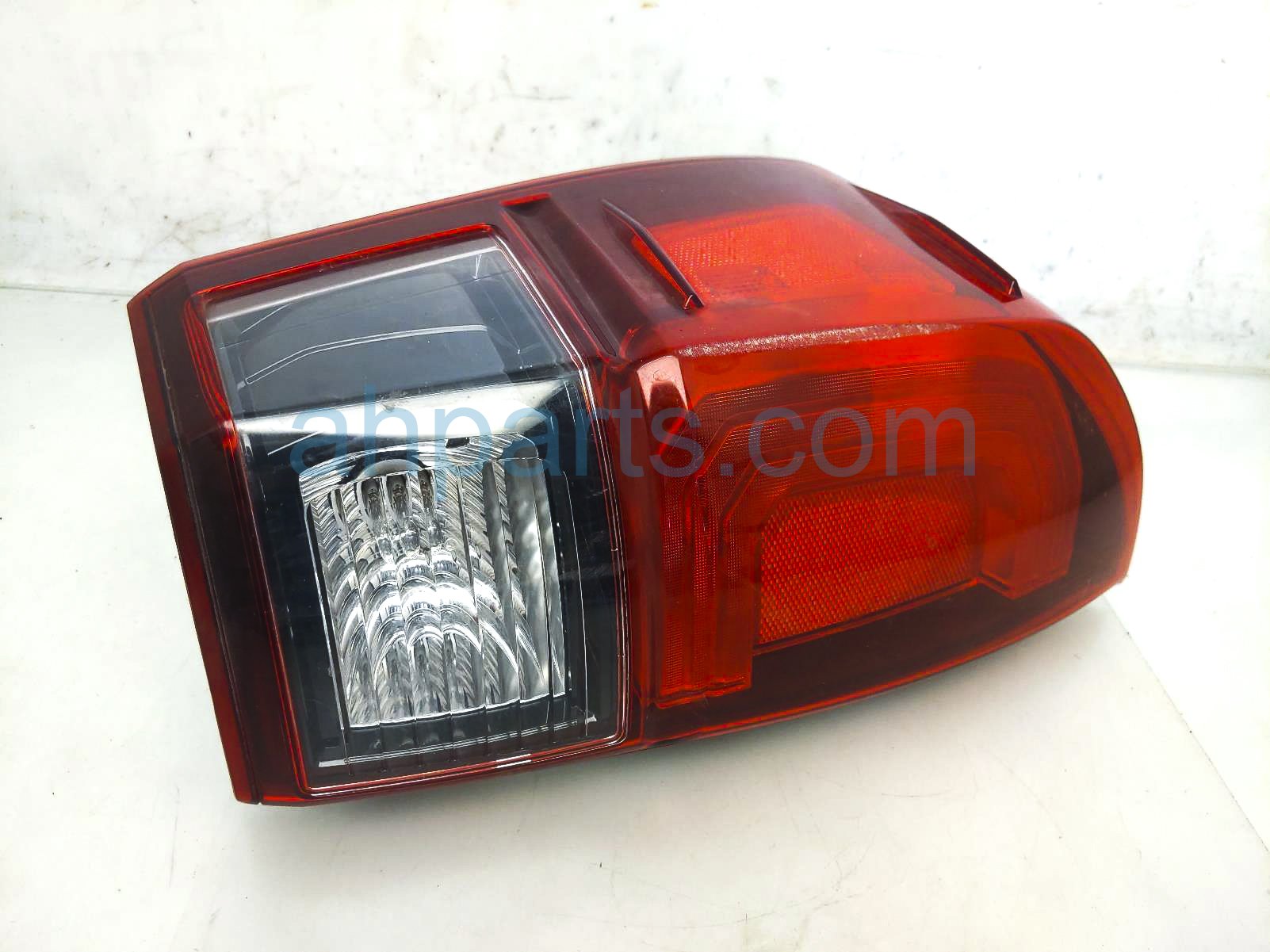 $115 Toyota LH TAIL LAMP (ON BODY)