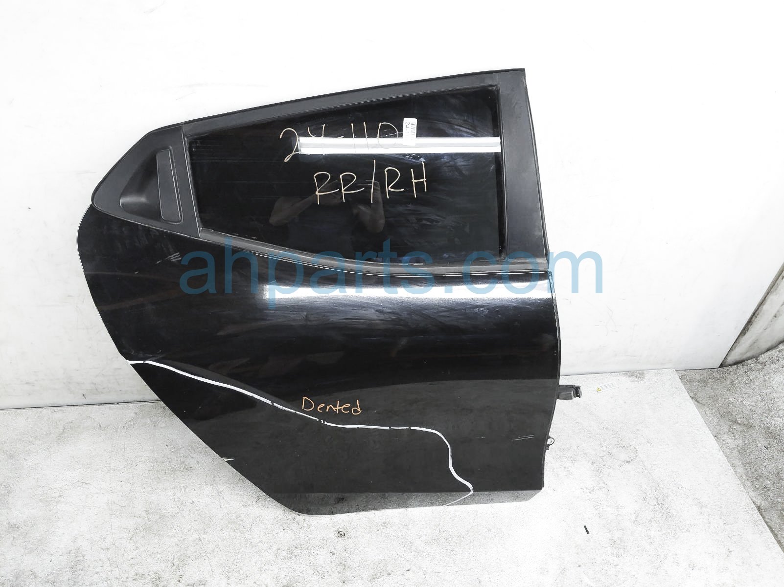 $250 Hyundai RR/RH DOOR - BLACK - NO INSIDE TRIM* $250 Hyundai RR/RH DOOR - BLACK - NO INSIDE TRIM*