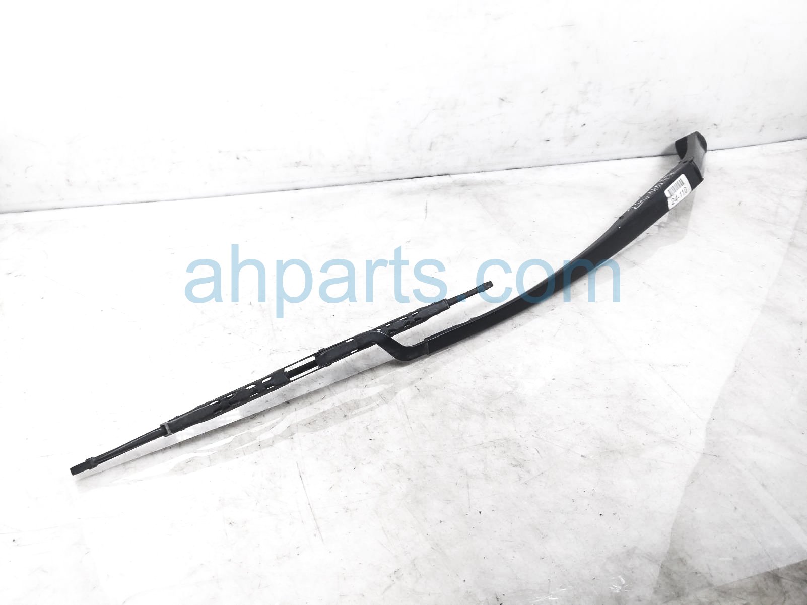 $25 Hyundai RH WINDSHIELD WIPER ARM $25 Hyundai RH WINDSHIELD WIPER ARM