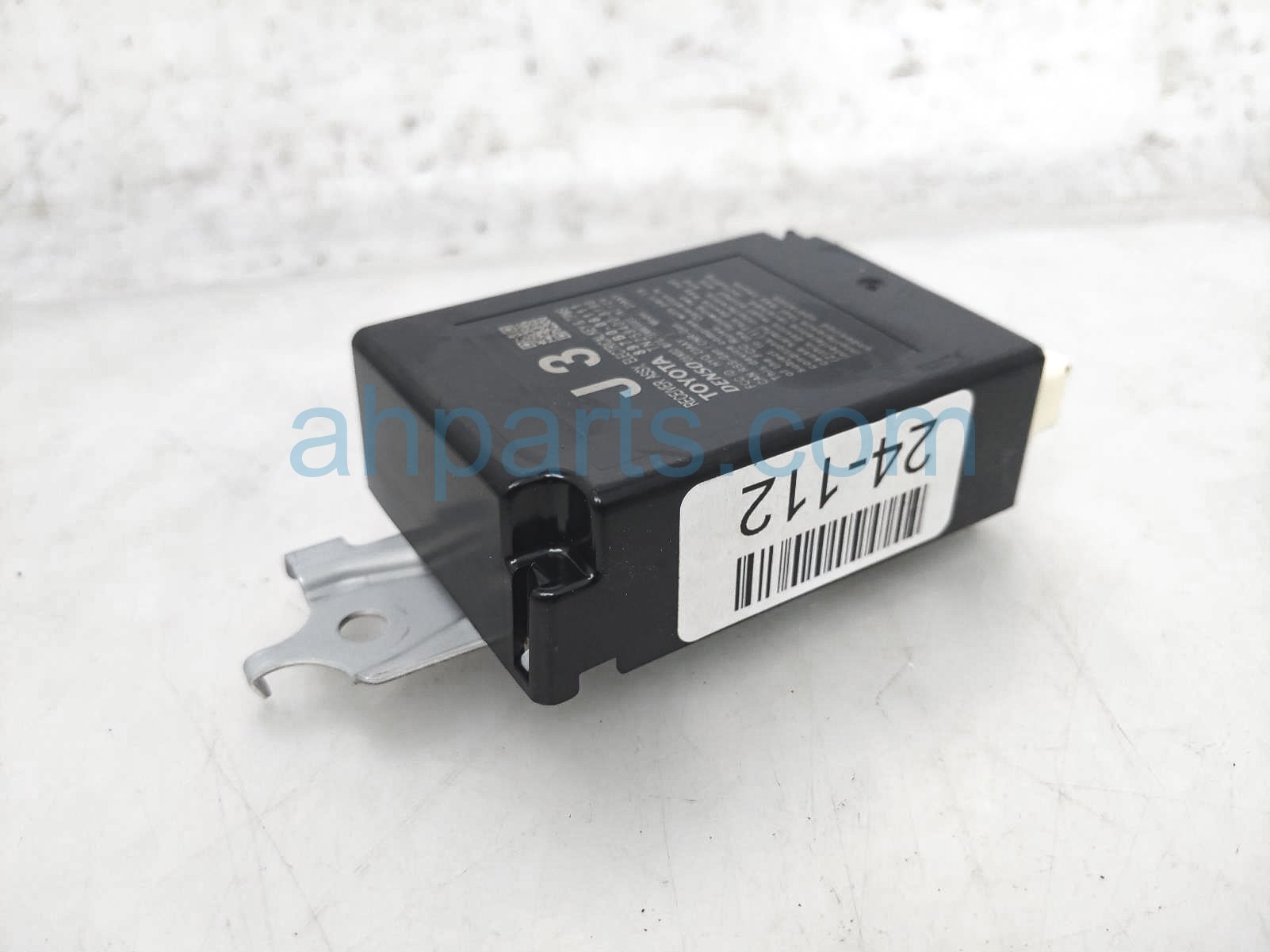 $100 Toyota KEYS & TPMS CONTROL MODULE UNIT