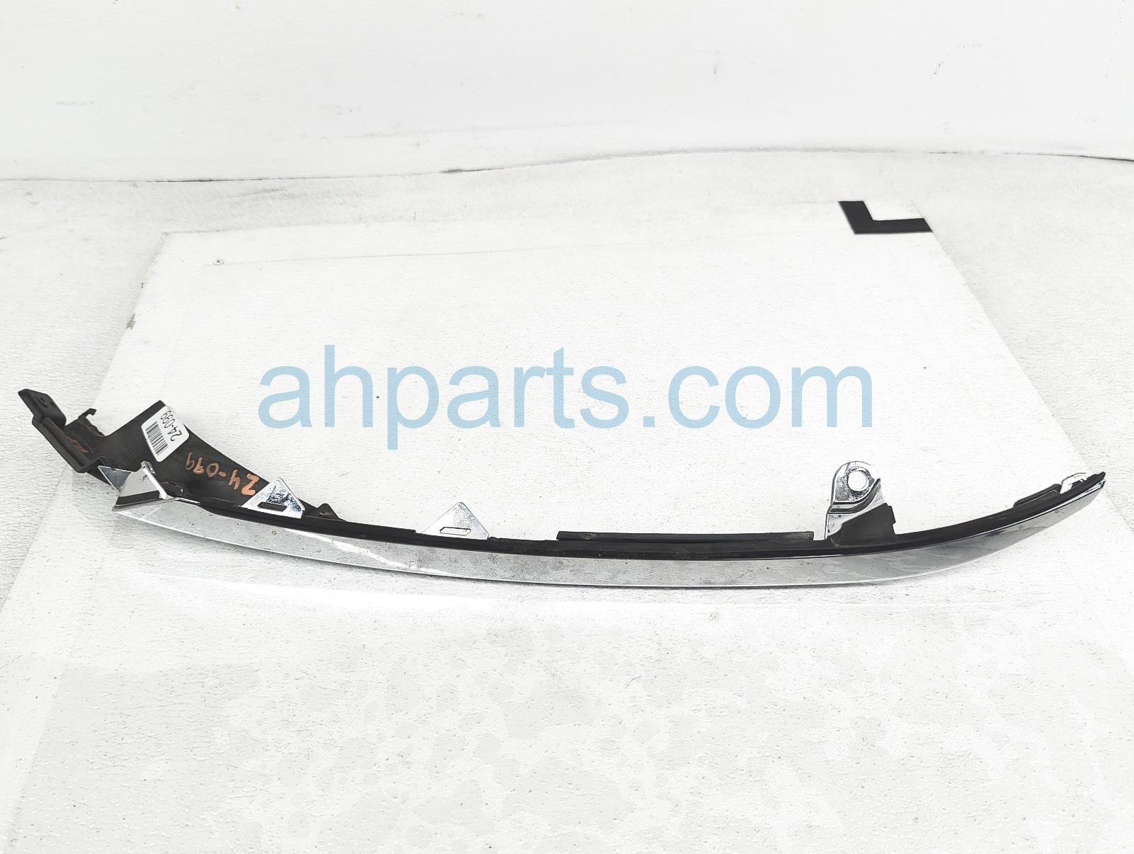 $25 Honda FR/RH SIDE GRILLE EXTENSION - CHROME $25 Honda FR/RH SIDE GRILLE EXTENSION - CHROME