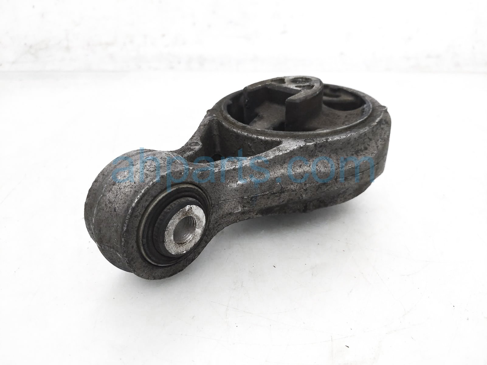 $30 BMW REAR SIDE ENGINE MOUNT - 1.6L $30 BMW REAR SIDE ENGINE MOUNT - 1.6L