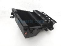 $25 Toyota CENTER CONSOLE COMPARTMENT ASSY $25 Toyota CENTER CONSOLE COMPARTMENT ASSY