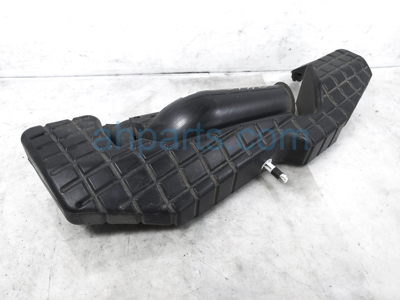 Sold 2020 Toyota Tacoma Intake Air Cleaner Inlet Case - 2.7l 17971-0C010,