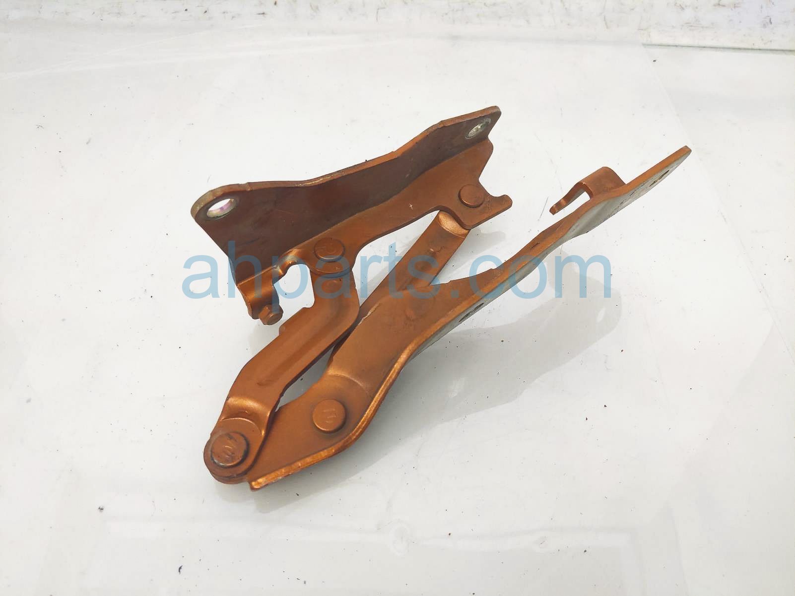 $25 Hyundai RH SIDE HOOD HINGE - ORANGE $25 Hyundai RH SIDE HOOD HINGE - ORANGE