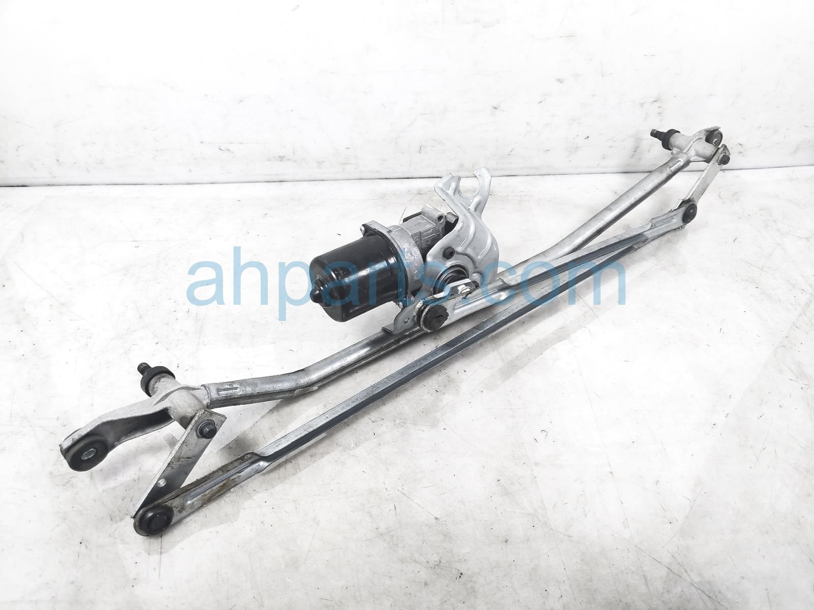 $75 Chevy FRONT WINDSHIELD WIPER MOTOR ASSY $75 Chevy FRONT WINDSHIELD WIPER MOTOR ASSY
