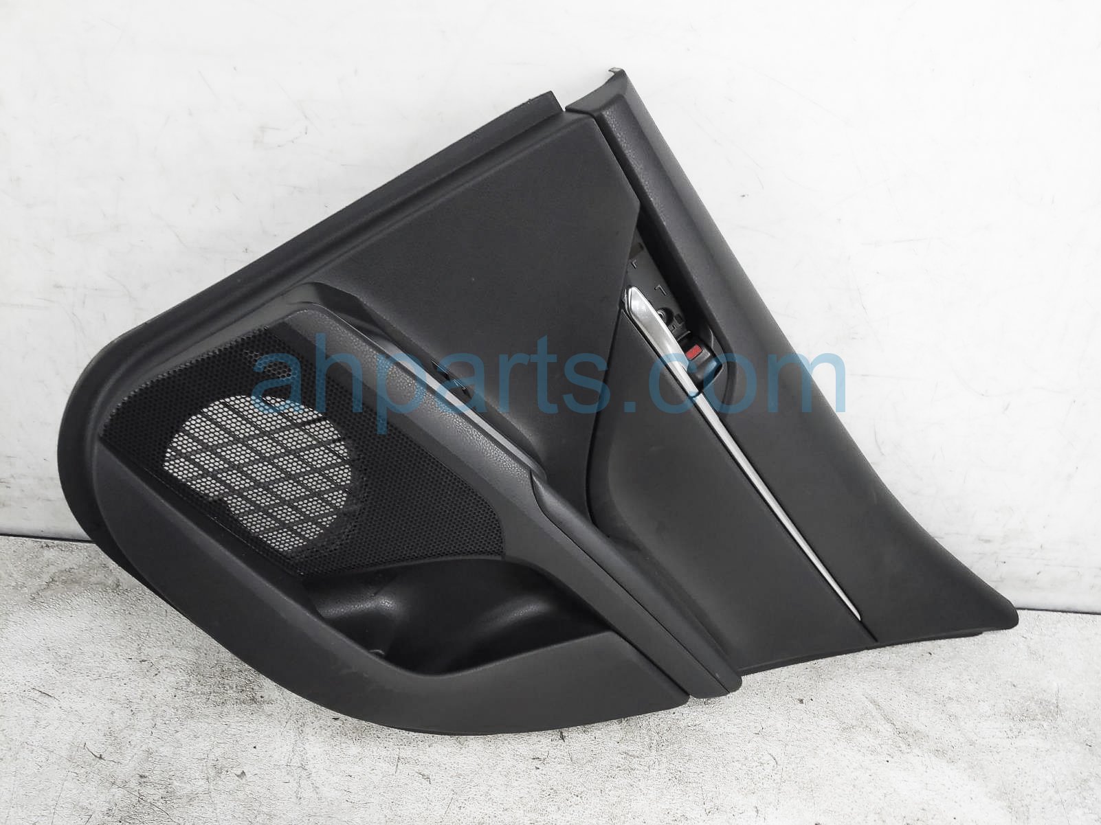 $95 Toyota RR/RH INTERIOR TRIM PANEL - BLK - SE