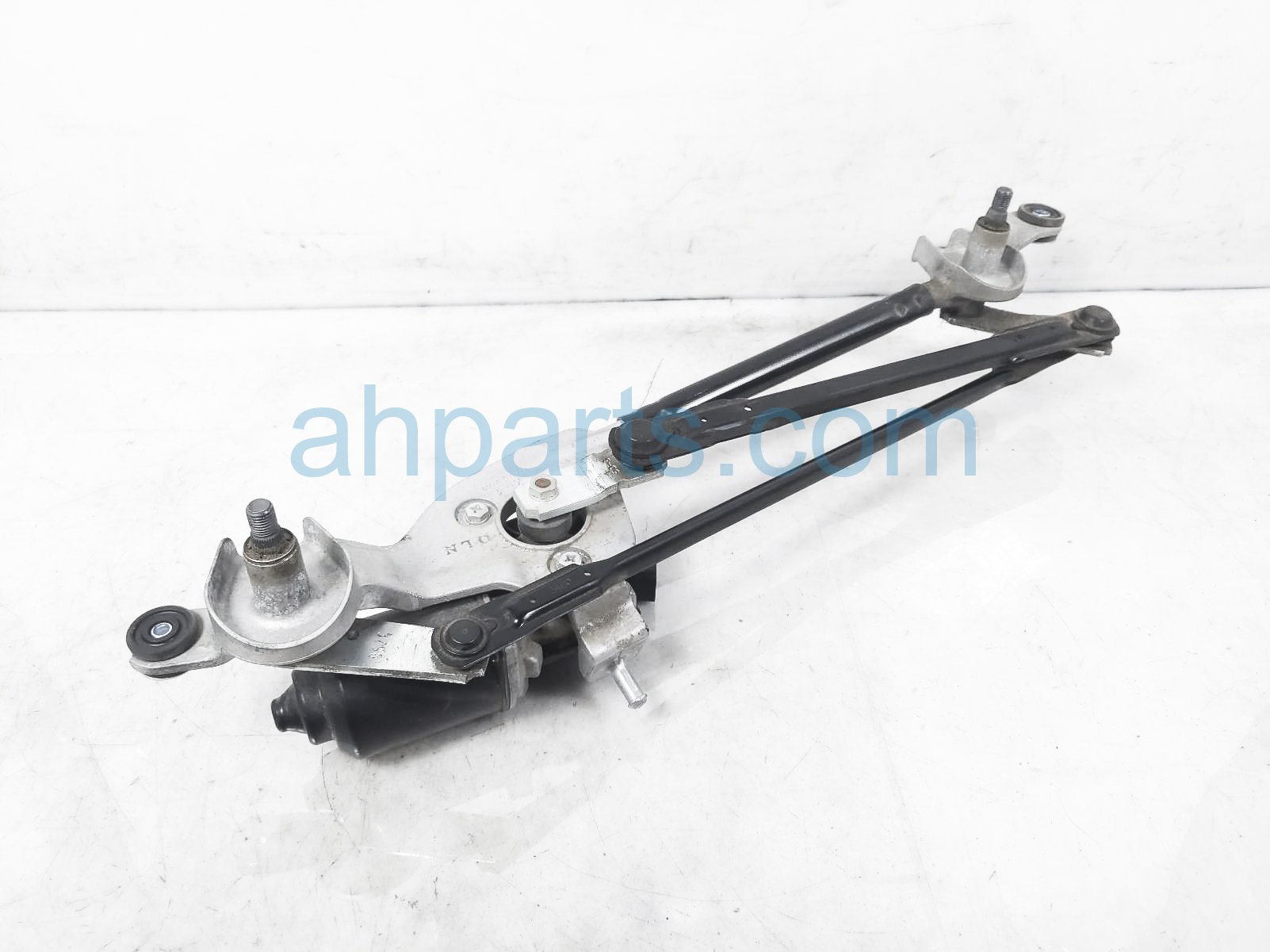 $60 Hyundai WINDSHIELD WIPER MOTOR W/ARM ASSY $60 Hyundai WINDSHIELD WIPER MOTOR W/ARM ASSY