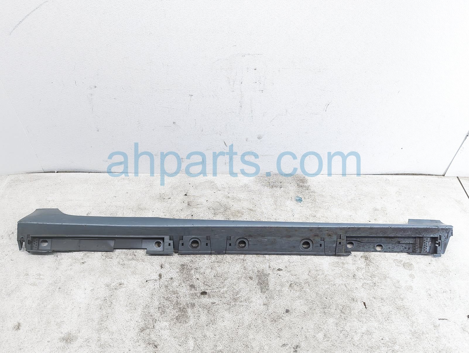 $225 Toyota RH SIDE SKIRT / ROCKER MOLDING - GRN $225 Toyota RH SIDE SKIRT / ROCKER MOLDING - GRN