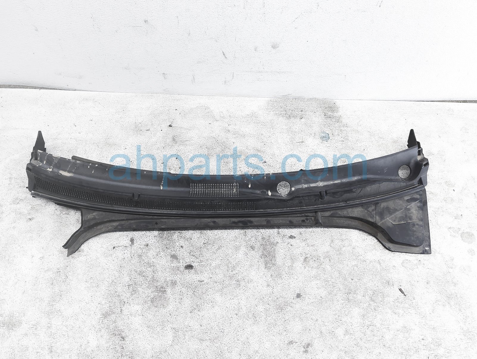 $150 Hyundai WINDSHIELD COWL VENT PLASTIC PANEL $150 Hyundai WINDSHIELD COWL VENT PLASTIC PANEL