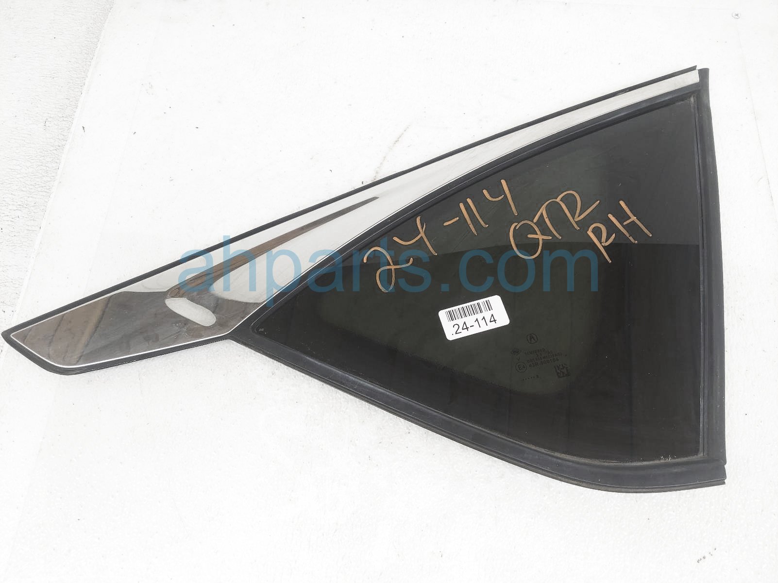 $115 Acura RH QUARTER WINDOW GLASS $115 Acura RH QUARTER WINDOW GLASS