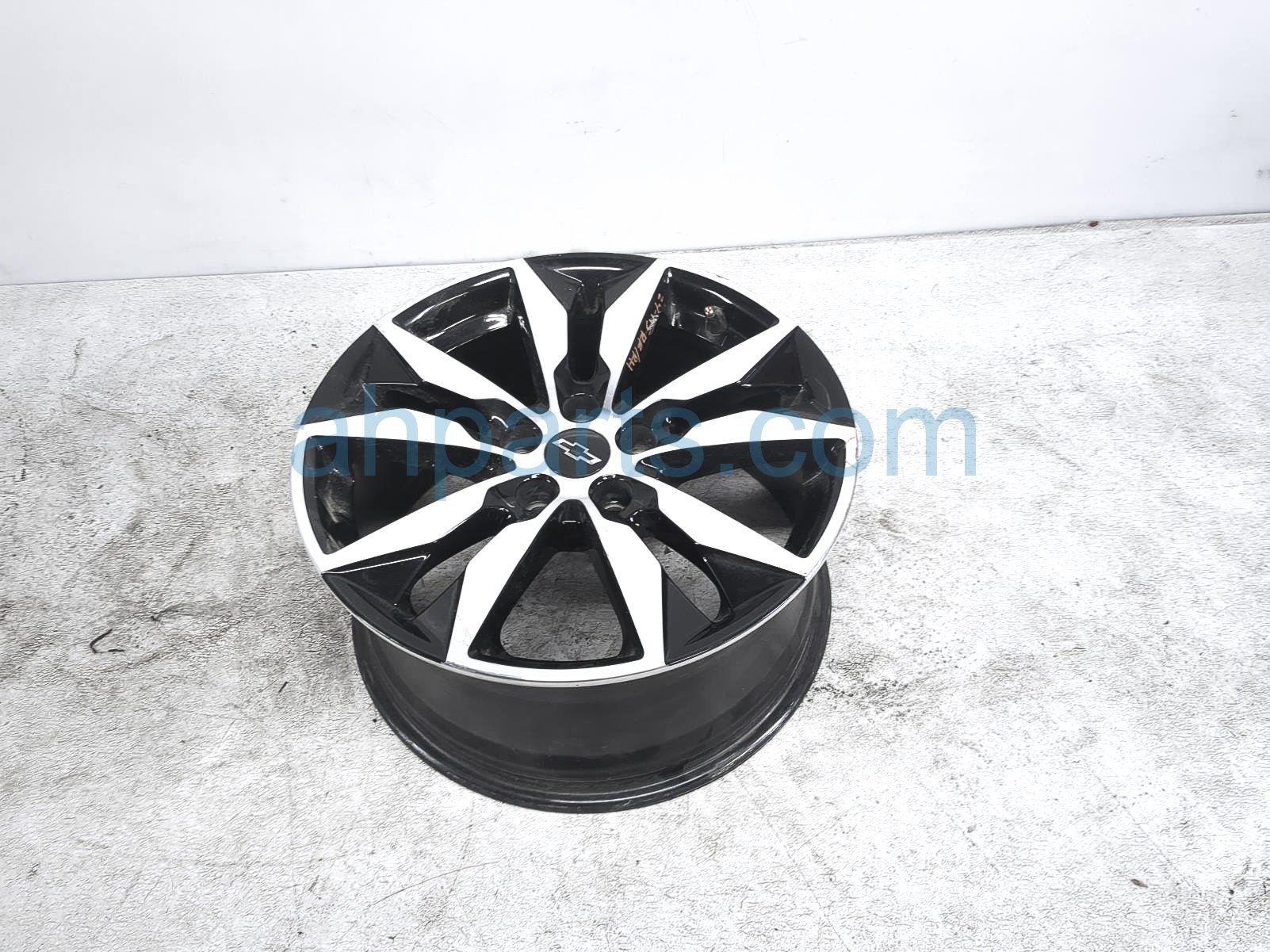 $200 Chevy RR/RH WHEEL / RIM * $200 Chevy RR/RH WHEEL / RIM *