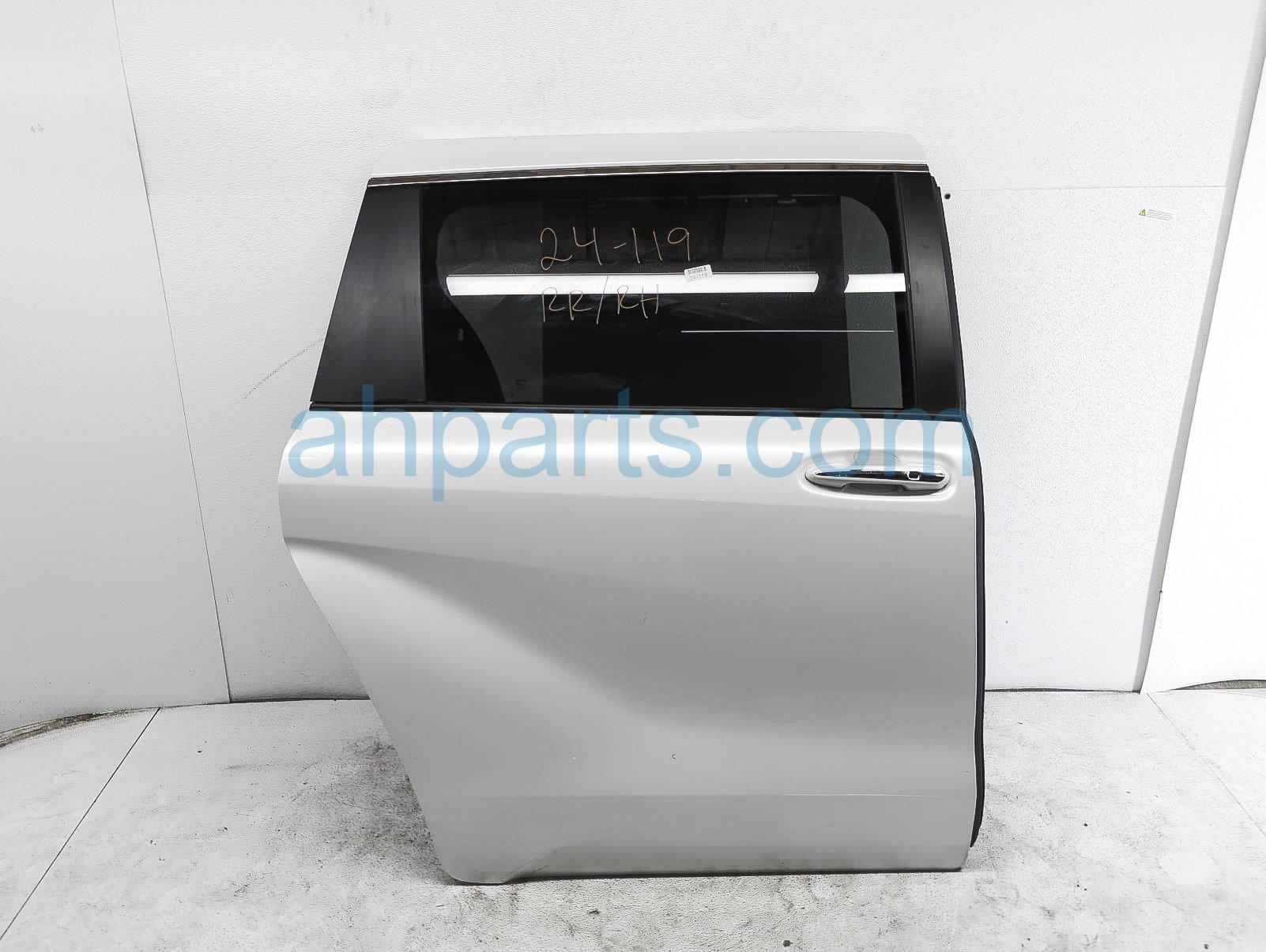 $1500 Toyota RR/RH DOOR - WHITE - NO INSIDE TRIM $1500 Toyota RR/RH DOOR - WHITE - NO INSIDE TRIM