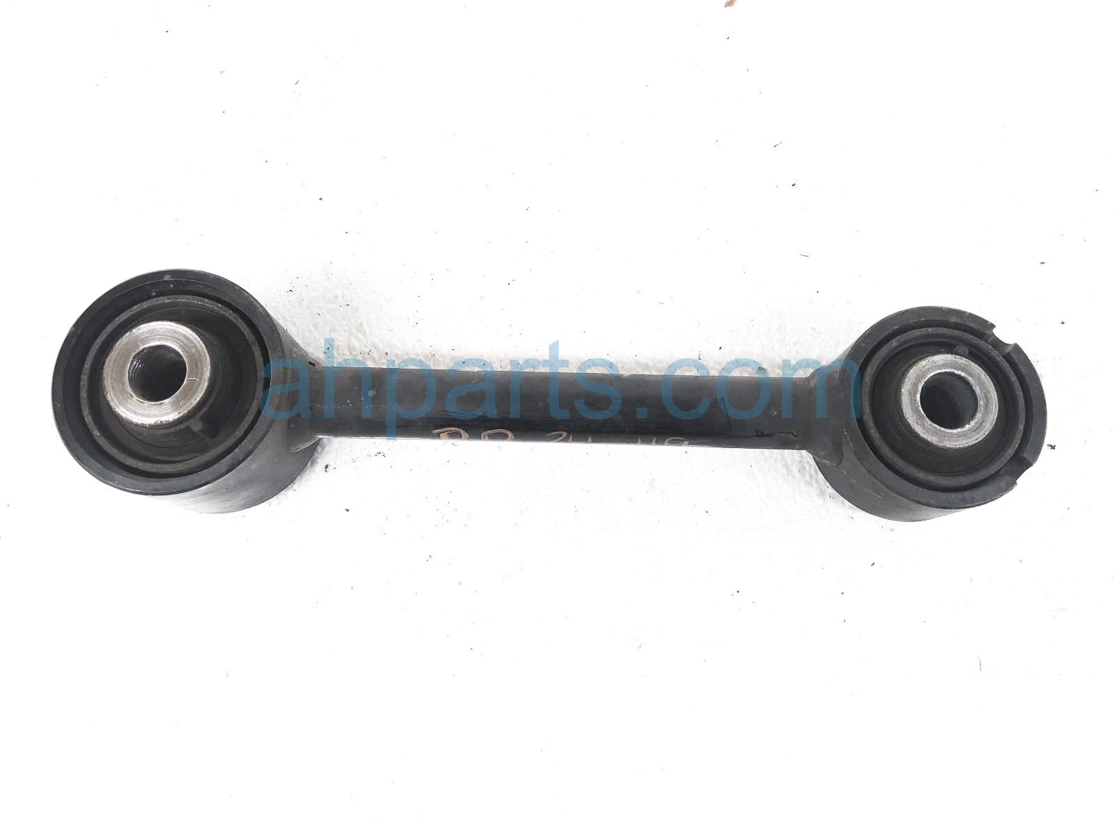 thumbnail image 2 of NEW Rear L&R Lower Suspension Control Arm For RAV4 01-05 48710 2 of 12