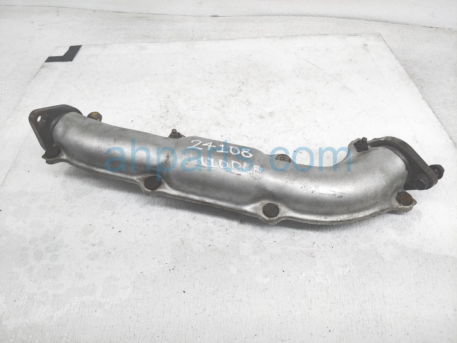 $75 Subaru FRONT EXHAUST CROSSOVER PIPE - 2.5L