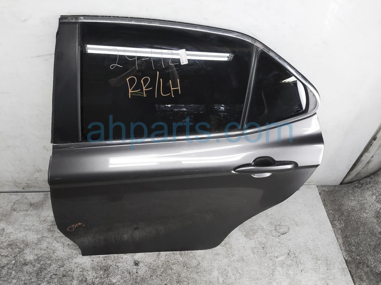 $699 Toyota RR/LH DOOR - GREY - W/O TRIM PANEL