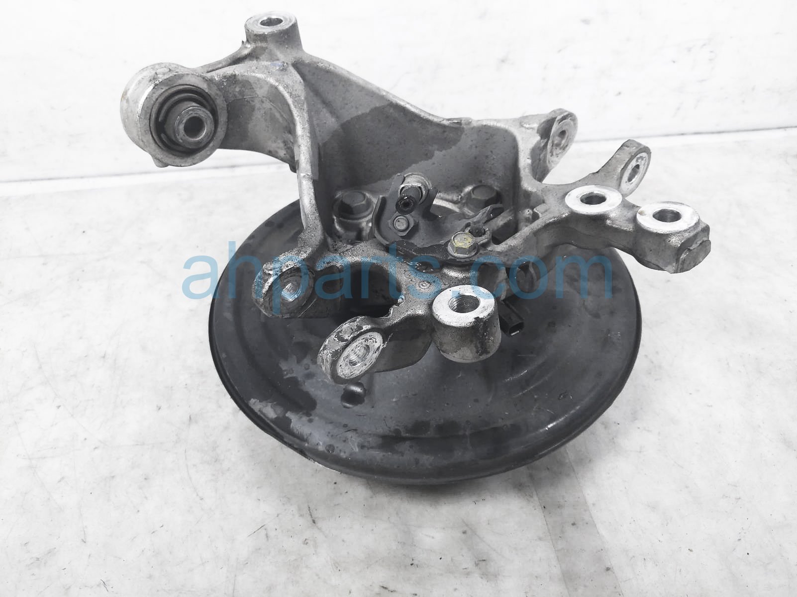 $99 Honda RR/LH SPINDLE KNUCKLE W/HUB ASSY