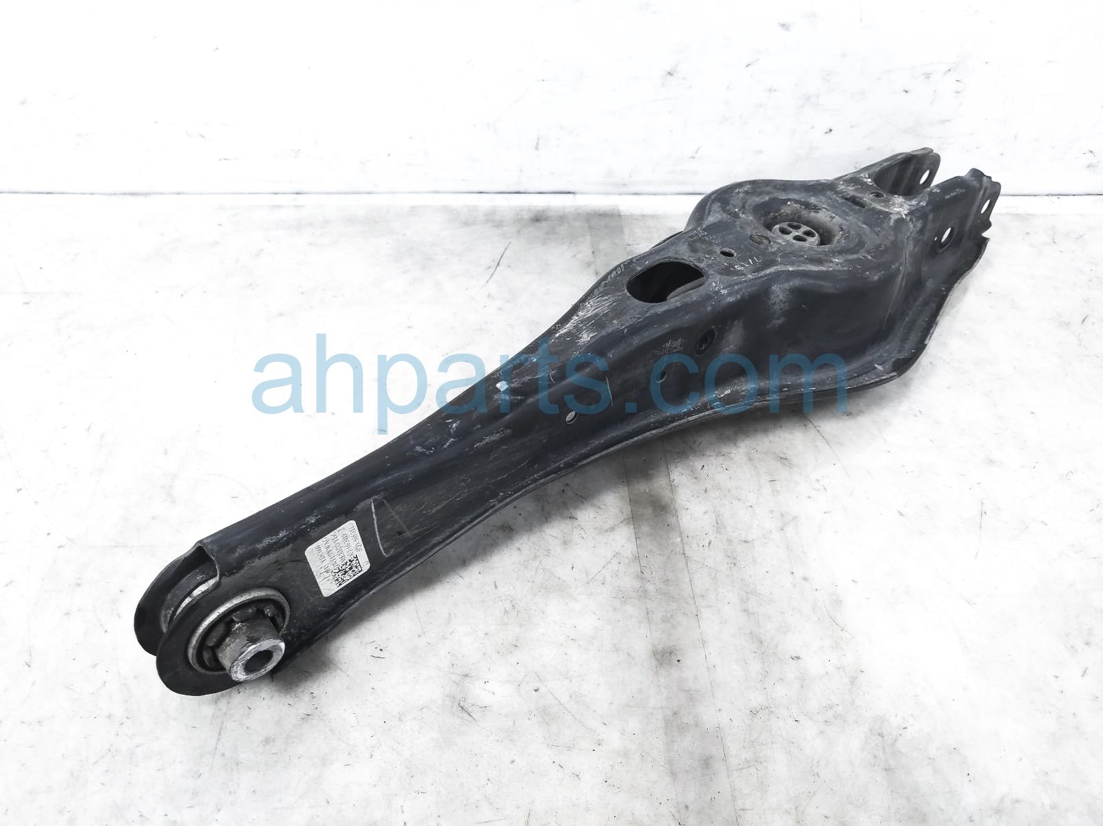 $135 Volkswagen RR/LH SPRING SEAT CONTROL ARM