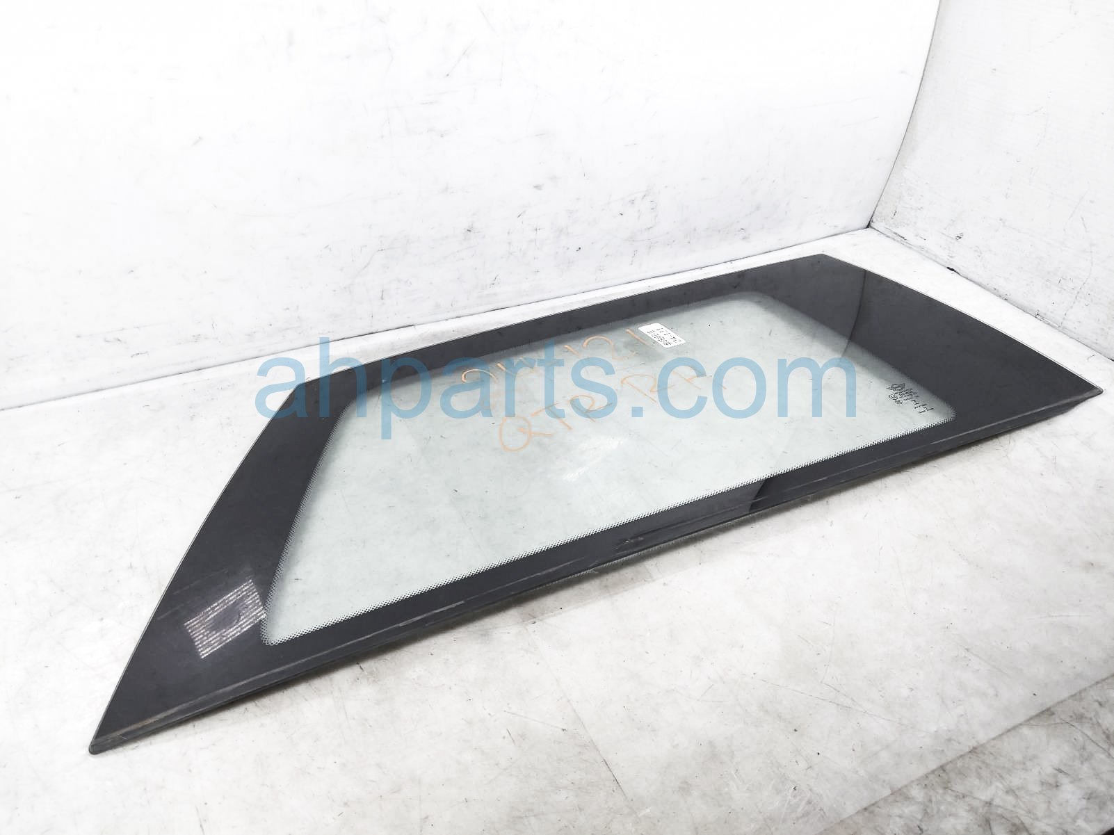 $65 BMW RH QUARTER WINDOW GLASS $65 BMW RH QUARTER WINDOW GLASS