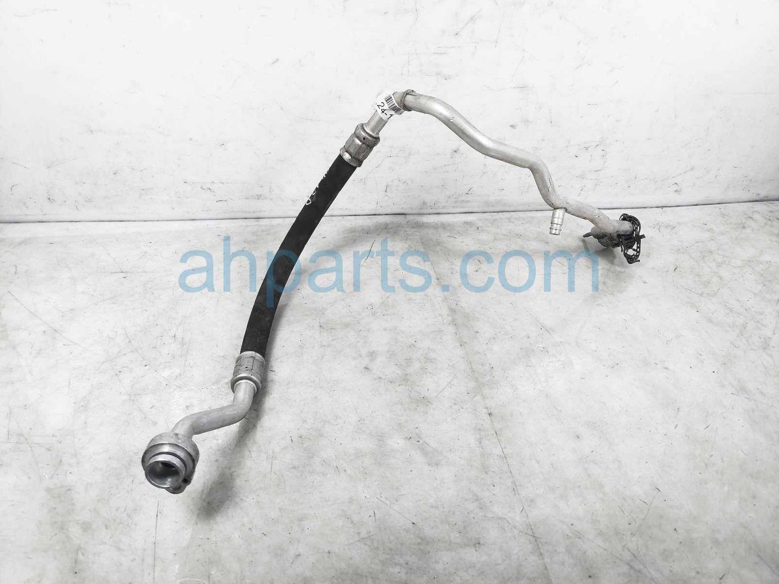$35 Volkswagen CENTER AC LINE / SUCTION HOSE - 2.0L $35 Volkswagen CENTER AC LINE / SUCTION HOSE - 2.0L